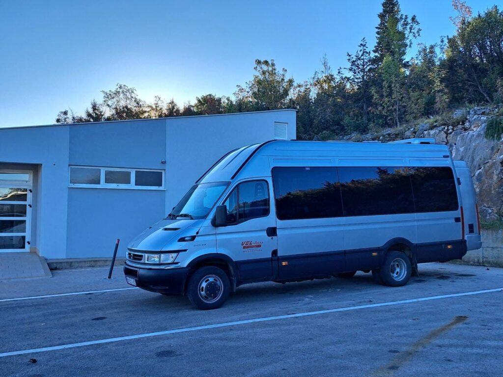 b30b9338-8f93-42b8-be80-57db8044de68